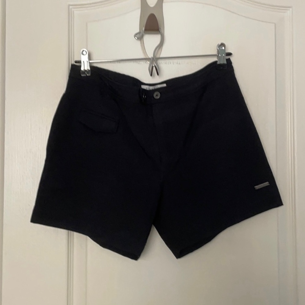 Parke & Ronan men's black swim shorts
Size 32